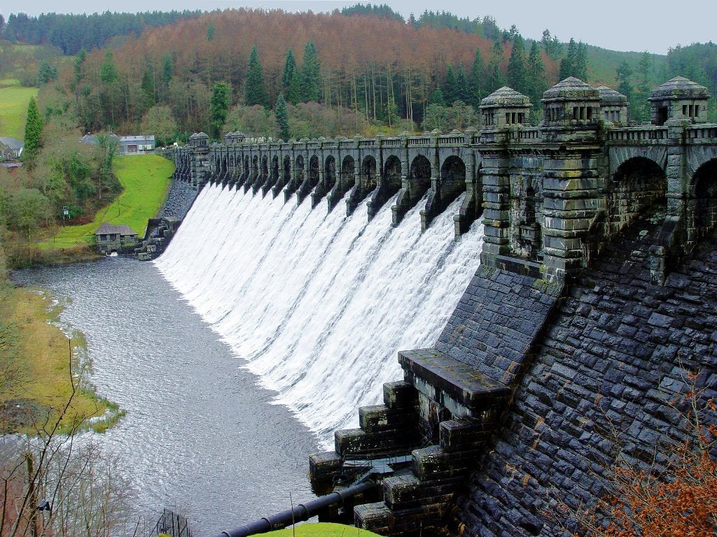 Innovative air pig technology used to clean Vyrnwy Aqueduct