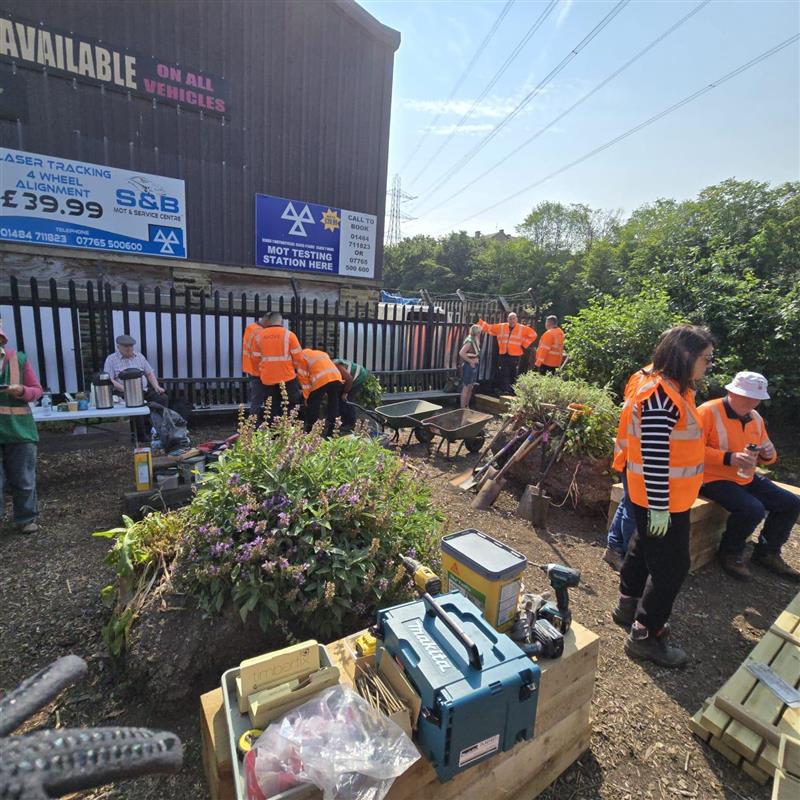 Avove's HSEQ team roll sleeves up to support in community initiative in Bridge End.